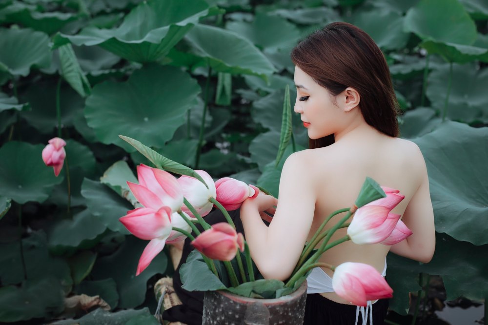 Girl with flowers