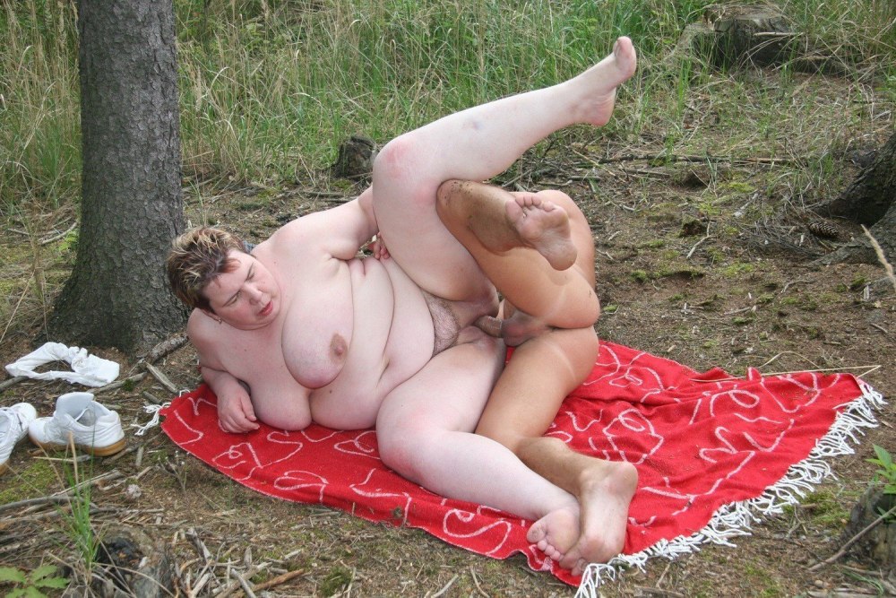 Fucking fat women in nature