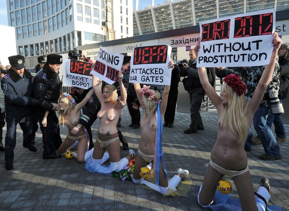 Naked elderly Ukrainians