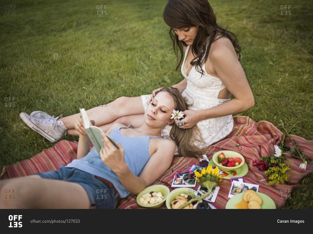 Aunts on the picnic