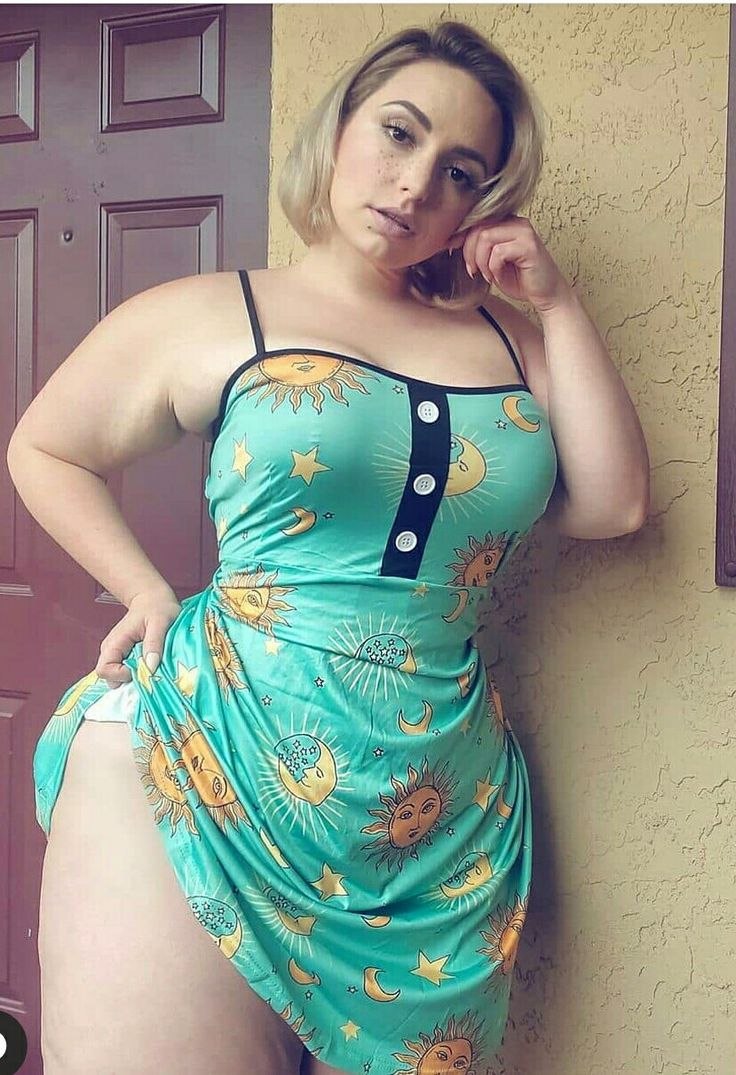 TheCurvyy Taya